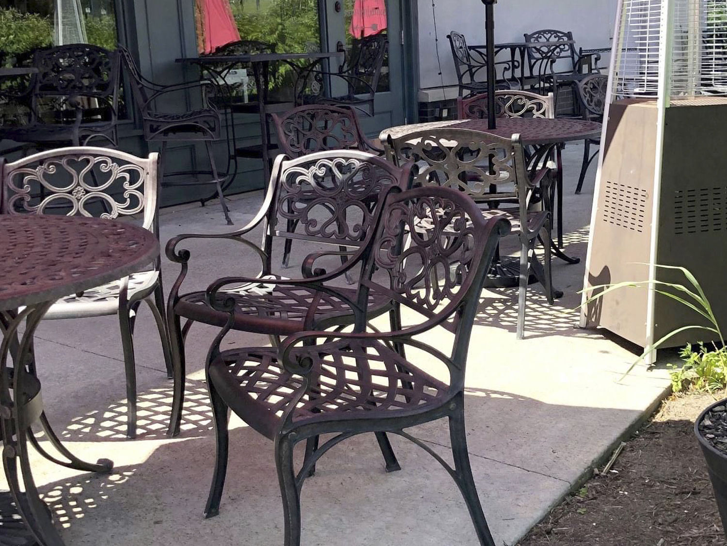 Aviary Café & Creperie